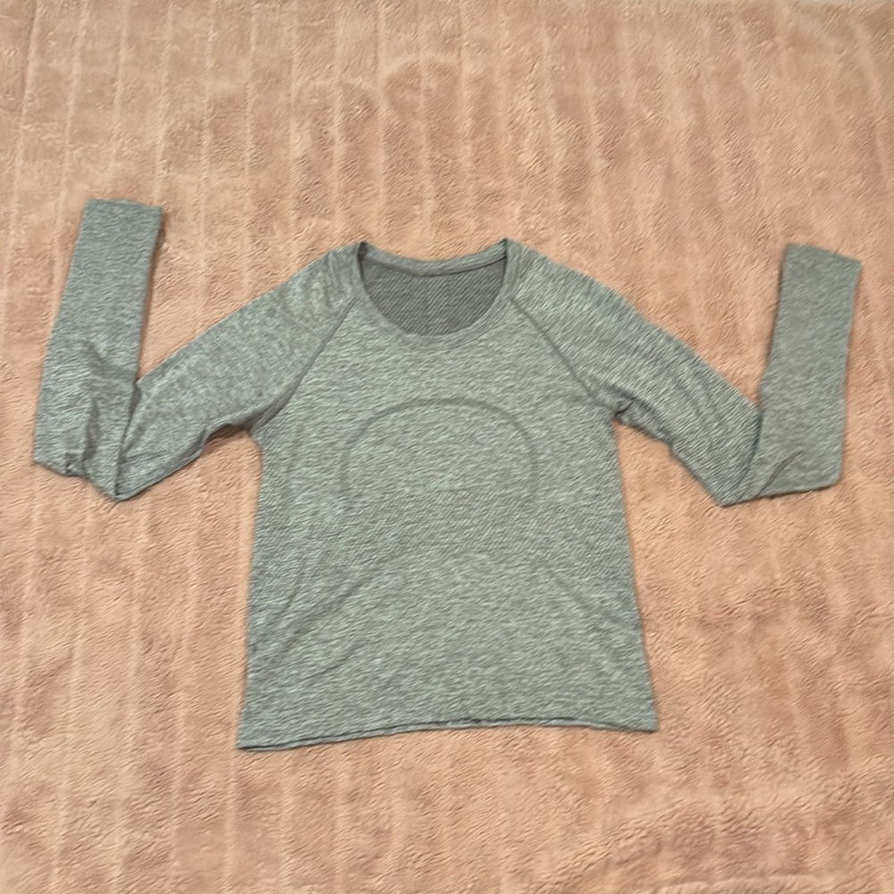 Grey Swiftly Tech Lululemon Long Sleeve size 6 - Picture 2 of 9